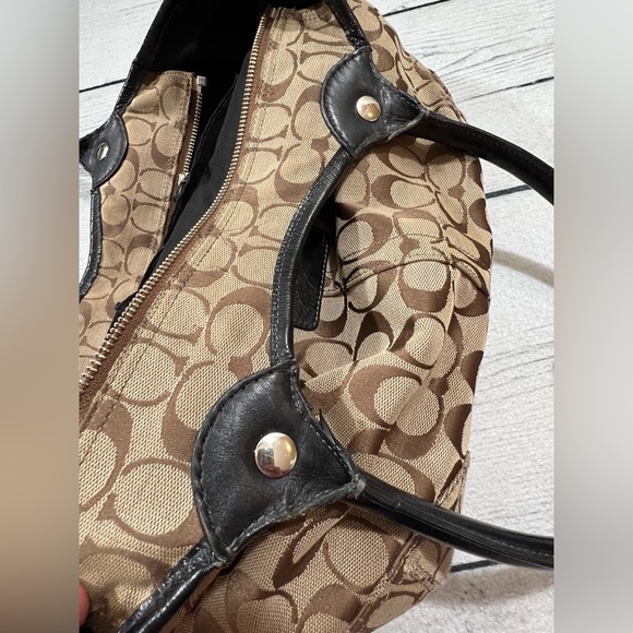 Coach shoulder tote - Picture 3 of 11